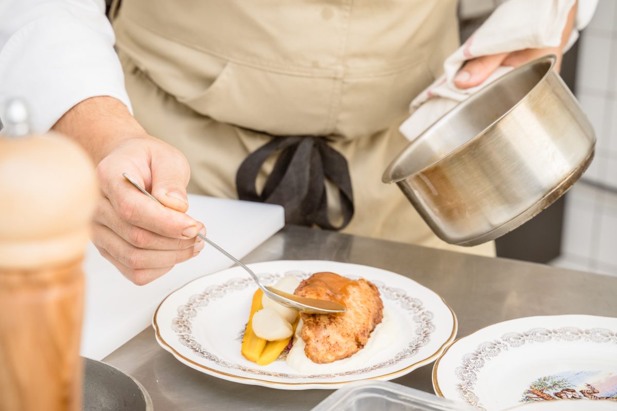 Ambiance moderne et épurée au restaurant Antan à Trébeurden